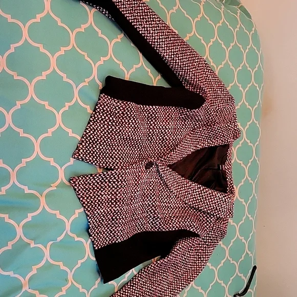 Blazer - Picture 3 of 3